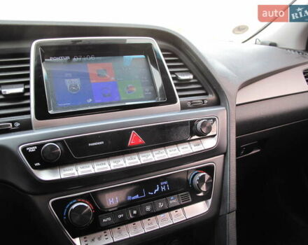 Чорний Хендай Соната, об'ємом двигуна 2 л та пробігом 370 тис. км за 13300 $, фото 62 на Automoto.ua