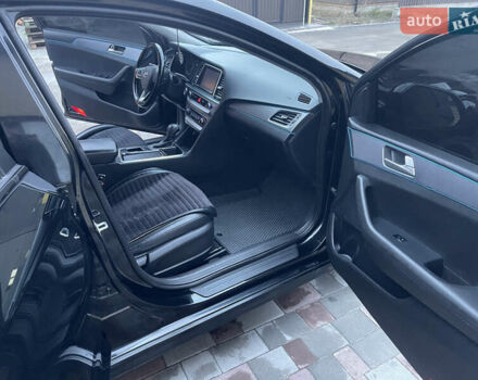 Чорний Хендай Соната, об'ємом двигуна 2 л та пробігом 240 тис. км за 14500 $, фото 9 на Automoto.ua