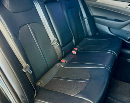 Чорний Хендай Соната, об'ємом двигуна 2.4 л та пробігом 173 тис. км за 11899 $, фото 18 на Automoto.ua