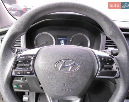 Чорний Хендай Соната, об'ємом двигуна 2 л та пробігом 396 тис. км за 14500 $, фото 25 на Automoto.ua