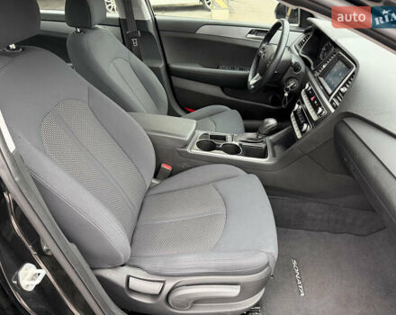 Чорний Хендай Соната, об'ємом двигуна 2.36 л та пробігом 104 тис. км за 12999 $, фото 30 на Automoto.ua