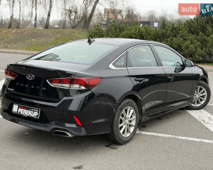 Чорний Хендай Соната, об'ємом двигуна 2.36 л та пробігом 104 тис. км за 12999 $, фото 6 на Automoto.ua