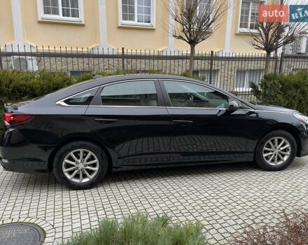 Черный Хендай Соната, объемом двигателя 2.4 л и пробегом 47 тыс. км за 14200 $, фото 7 на Automoto.ua