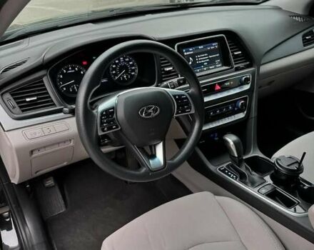 Черный Хендай Соната, объемом двигателя 2.36 л и пробегом 185 тыс. км за 12300 $, фото 8 на Automoto.ua