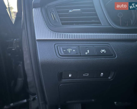 Чорний Хендай Соната, об'ємом двигуна 2 л та пробігом 102 тис. км за 14800 $, фото 5 на Automoto.ua