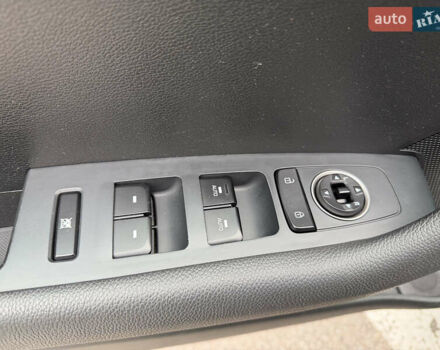 Чорний Хендай Соната, об'ємом двигуна 2.36 л та пробігом 104 тис. км за 12999 $, фото 9 на Automoto.ua