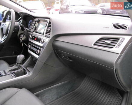 Чорний Хендай Соната, об'ємом двигуна 2 л та пробігом 396 тис. км за 14500 $, фото 60 на Automoto.ua