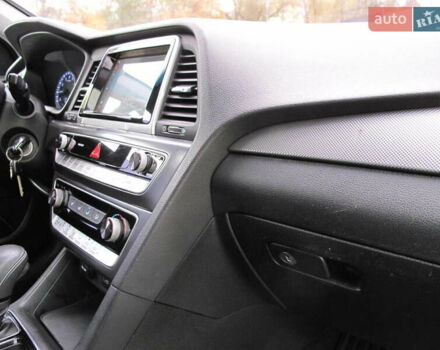 Чорний Хендай Соната, об'ємом двигуна 2 л та пробігом 396 тис. км за 14500 $, фото 61 на Automoto.ua