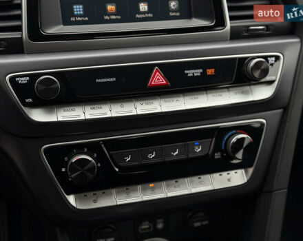 Чорний Хендай Соната, об'ємом двигуна 2.36 л та пробігом 104 тис. км за 12999 $, фото 17 на Automoto.ua