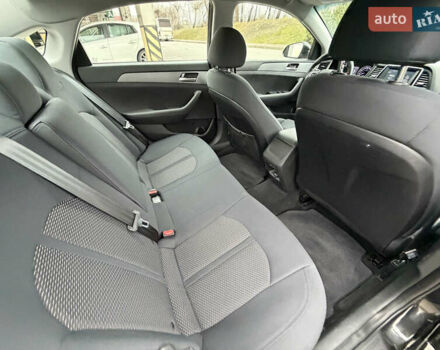 Чорний Хендай Соната, об'ємом двигуна 2.36 л та пробігом 104 тис. км за 12999 $, фото 27 на Automoto.ua