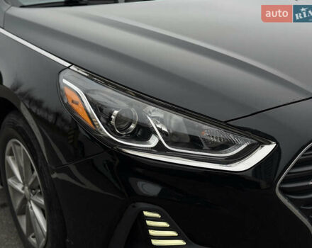 Чорний Хендай Соната, об'ємом двигуна 2.36 л та пробігом 104 тис. км за 12999 $, фото 1 на Automoto.ua