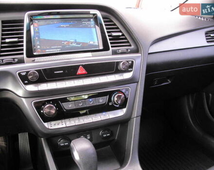 Чорний Хендай Соната, об'ємом двигуна 2 л та пробігом 396 тис. км за 14500 $, фото 31 на Automoto.ua