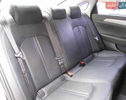 Чорний Хендай Соната, об'ємом двигуна 2 л та пробігом 396 тис. км за 14500 $, фото 64 на Automoto.ua