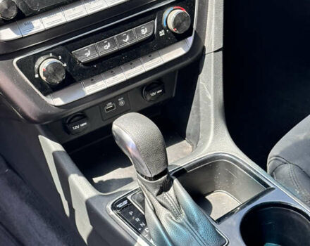 Чорний Хендай Соната, об'ємом двигуна 2.4 л та пробігом 154 тис. км за 11500 $, фото 6 на Automoto.ua