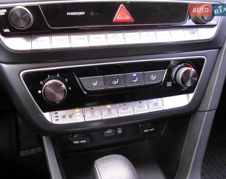 Чорний Хендай Соната, об'ємом двигуна 2 л та пробігом 396 тис. км за 14500 $, фото 32 на Automoto.ua