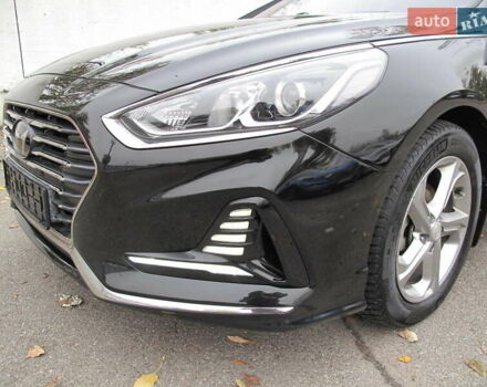 Чорний Хендай Соната, об'ємом двигуна 2 л та пробігом 396 тис. км за 14500 $, фото 2 на Automoto.ua