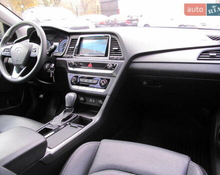 Чорний Хендай Соната, об'ємом двигуна 2 л та пробігом 396 тис. км за 14500 $, фото 66 на Automoto.ua