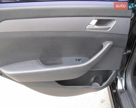 Чорний Хендай Соната, об'ємом двигуна 2 л та пробігом 396 тис. км за 14500 $, фото 47 на Automoto.ua