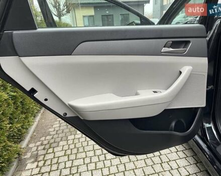 Черный Хендай Соната, объемом двигателя 2.4 л и пробегом 47 тыс. км за 14200 $, фото 17 на Automoto.ua