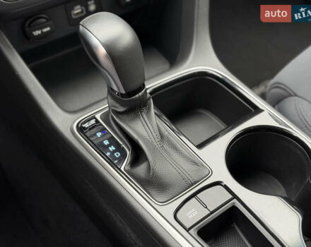 Чорний Хендай Соната, об'ємом двигуна 2.36 л та пробігом 104 тис. км за 12999 $, фото 16 на Automoto.ua