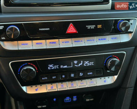 Черный Хендай Соната, объемом двигателя 2.4 л и пробегом 140 тыс. км за 13600 $, фото 22 на Automoto.ua