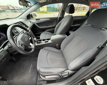 Чорний Хендай Соната, об'ємом двигуна 2.36 л та пробігом 104 тис. км за 12999 $, фото 11 на Automoto.ua