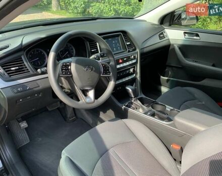 Чорний Хендай Соната, об'ємом двигуна 2.4 л та пробігом 90 тис. км за 15500 $, фото 8 на Automoto.ua