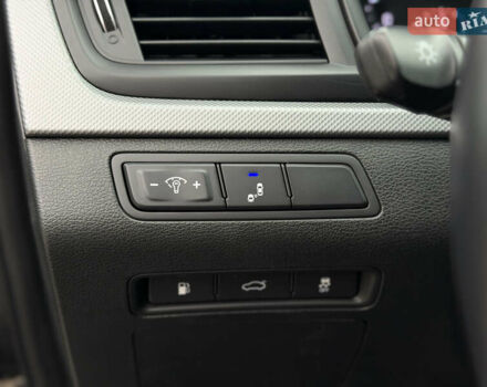 Чорний Хендай Соната, об'ємом двигуна 2.36 л та пробігом 104 тис. км за 12999 $, фото 13 на Automoto.ua