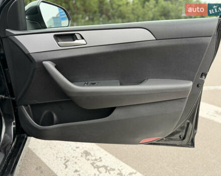 Чорний Хендай Соната, об'ємом двигуна 2.36 л та пробігом 104 тис. км за 12999 $, фото 29 на Automoto.ua