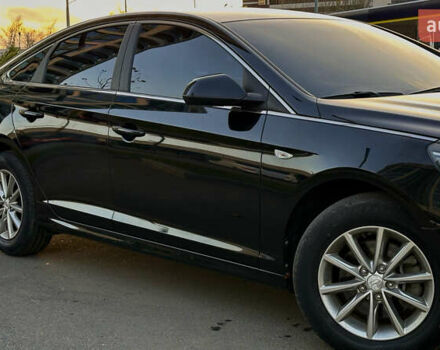 Черный Хендай Соната, объемом двигателя 2 л и пробегом 171 тыс. км за 12650 $, фото 1 на Automoto.ua