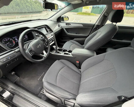 Чорний Хендай Соната, об'ємом двигуна 2.36 л та пробігом 104 тис. км за 12999 $, фото 12 на Automoto.ua