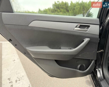 Чорний Хендай Соната, об'ємом двигуна 2.36 л та пробігом 104 тис. км за 12999 $, фото 20 на Automoto.ua