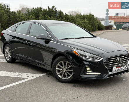 Чорний Хендай Соната, об'ємом двигуна 2.36 л та пробігом 104 тис. км за 12999 $, фото 3 на Automoto.ua