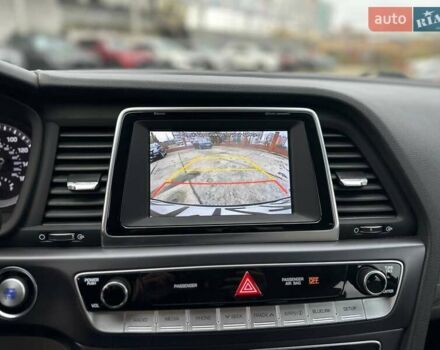 Чорний Хендай Соната, об'ємом двигуна 2 л та пробігом 45 тис. км за 19999 $, фото 13 на Automoto.ua