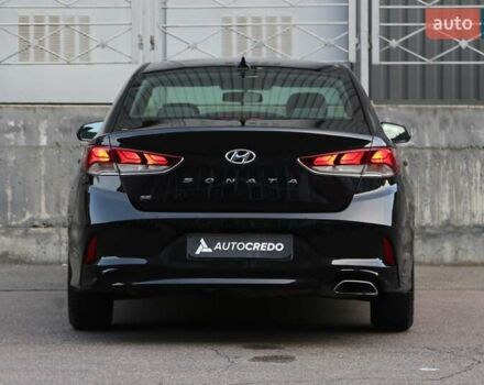 Чорний Хендай Соната, об'ємом двигуна 2.36 л та пробігом 77 тис. км за 13900 $, фото 5 на Automoto.ua