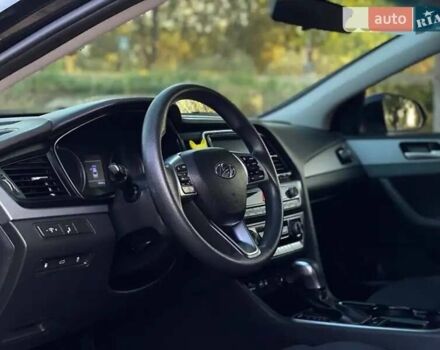 Чорний Хендай Соната, об'ємом двигуна 2.36 л та пробігом 72 тис. км за 14500 $, фото 15 на Automoto.ua