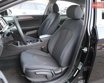 Чорний Хендай Соната, об'ємом двигуна 2.36 л та пробігом 77 тис. км за 13900 $, фото 8 на Automoto.ua