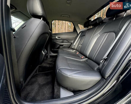 Черный Хендай Соната, объемом двигателя 2 л и пробегом 175 тыс. км за 18990 $, фото 8 на Automoto.ua