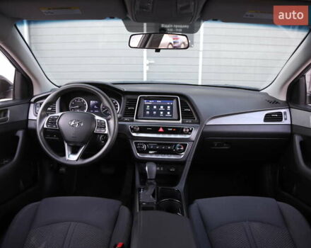 Чорний Хендай Соната, об'ємом двигуна 2.36 л та пробігом 77 тис. км за 13900 $, фото 13 на Automoto.ua