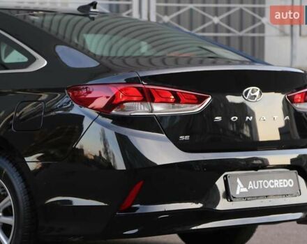Чорний Хендай Соната, об'ємом двигуна 2.36 л та пробігом 77 тис. км за 13900 $, фото 7 на Automoto.ua