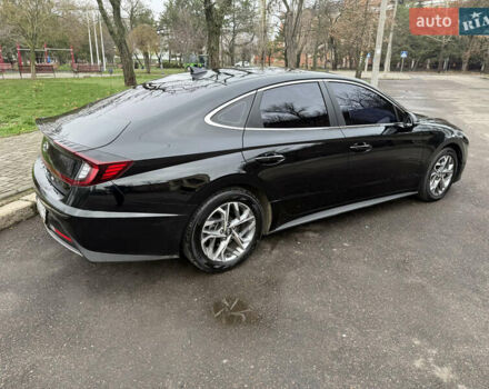 Черный Хендай Соната, объемом двигателя 2 л и пробегом 164 тыс. км за 20000 $, фото 5 на Automoto.ua