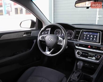 Чорний Хендай Соната, об'ємом двигуна 2.36 л та пробігом 77 тис. км за 13900 $, фото 12 на Automoto.ua