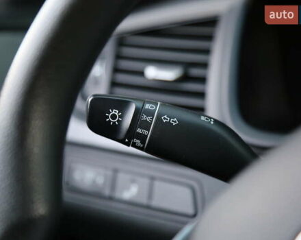 Чорний Хендай Соната, об'ємом двигуна 2.36 л та пробігом 77 тис. км за 13900 $, фото 23 на Automoto.ua