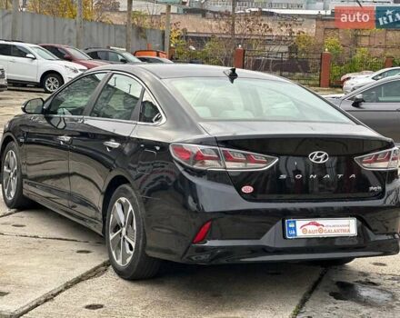Чорний Хендай Соната, об'ємом двигуна 2 л та пробігом 45 тис. км за 19999 $, фото 8 на Automoto.ua