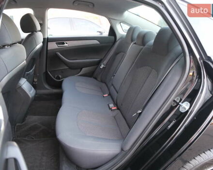 Чорний Хендай Соната, об'ємом двигуна 2.36 л та пробігом 77 тис. км за 13900 $, фото 9 на Automoto.ua