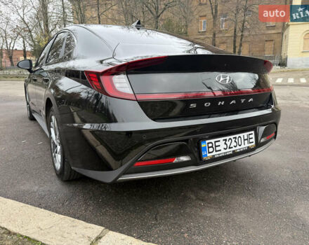 Черный Хендай Соната, объемом двигателя 2 л и пробегом 164 тыс. км за 20000 $, фото 7 на Automoto.ua