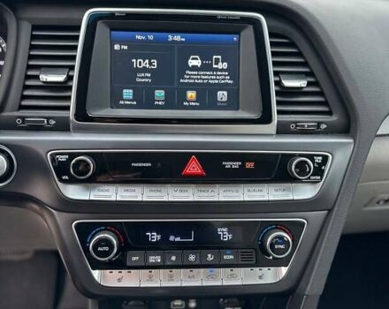 Чорний Хендай Соната, об'ємом двигуна 2 л та пробігом 45 тис. км за 19999 $, фото 12 на Automoto.ua