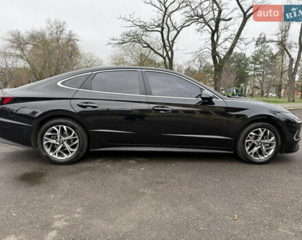 Черный Хендай Соната, объемом двигателя 2 л и пробегом 164 тыс. км за 20000 $, фото 4 на Automoto.ua