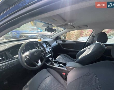 Чорний Хендай Соната, об'ємом двигуна 2.4 л та пробігом 77 тис. км за 13600 $, фото 11 на Automoto.ua