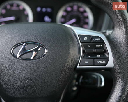 Чорний Хендай Соната, об'ємом двигуна 2.36 л та пробігом 77 тис. км за 13900 $, фото 17 на Automoto.ua